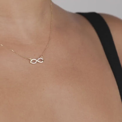 Infinity Necklace in 18K Gold