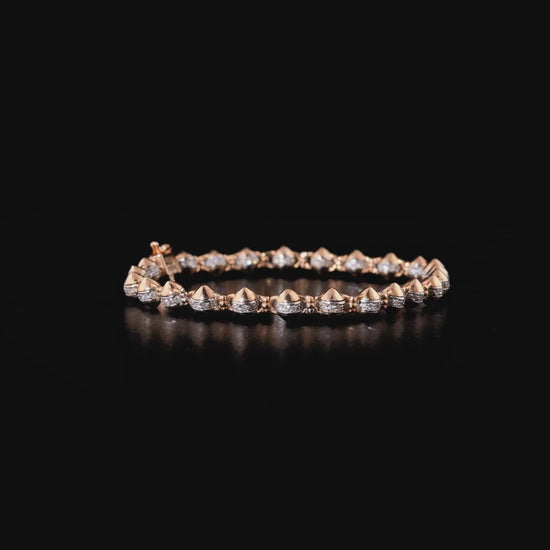 360 degree video of the natural diamond two-tone link bracelet in 14K rose gold