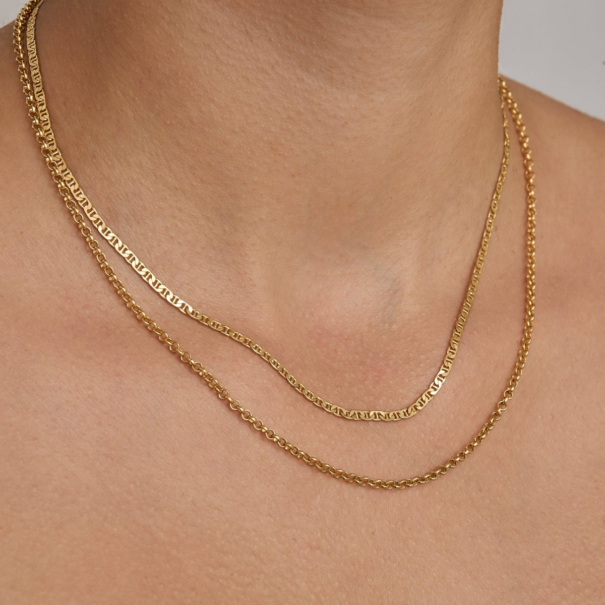 Layered chain necklace look with the gold rolo chain