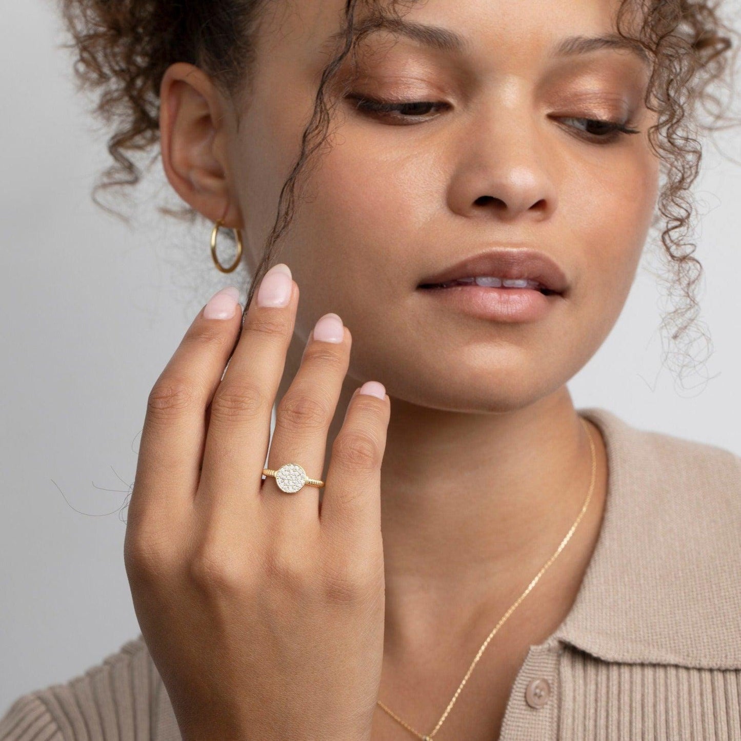 The Round Pavé Adjustable Ring as an anniversary gift in 18K Gold Vermeil. Tarnish-resistant, made for keeping.