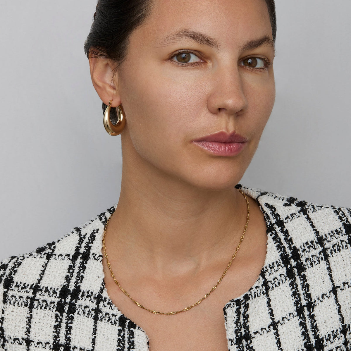 Gold chain necklace for women - twisted Singapore chain