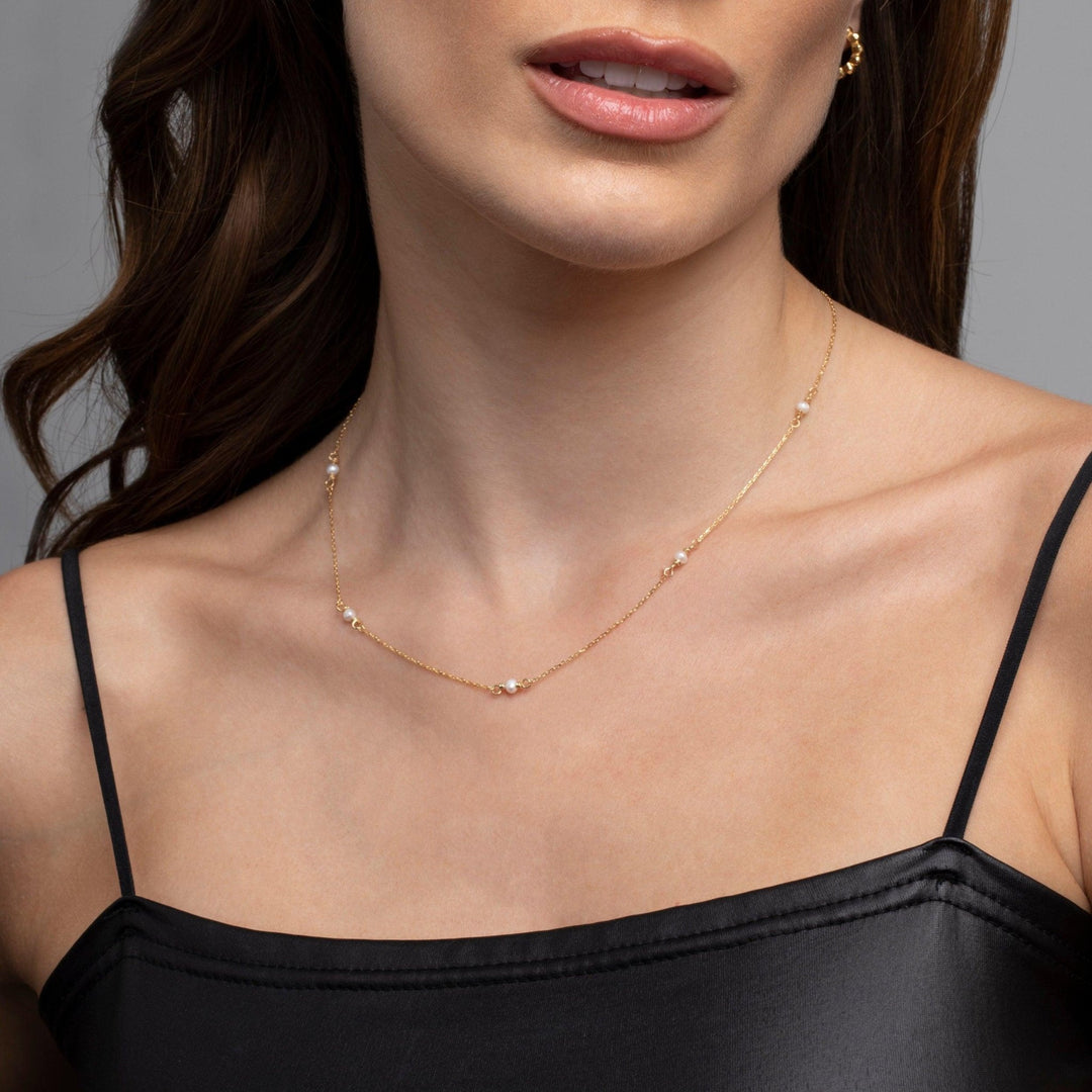 Small Pearl Satellite Necklace as a thoughtful birthday gift in 18K Gold Vermeil with Freshwater Pearl. Hypoallergenic, no.