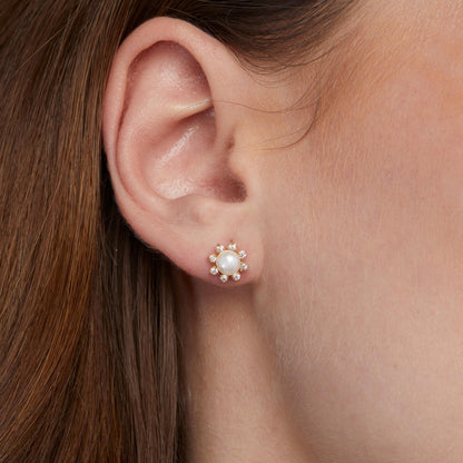Sun Pearl Stud Earrings as a thoughtful birthday gift in 18K Gold Vermeil with Freshwater Pearl. Hypoallergenic.